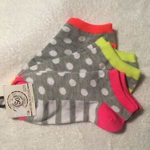NWT SO 3 pairs of fashion no show socks